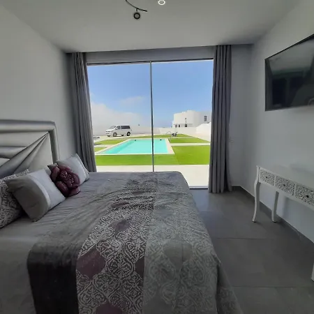 Villa La Perla Villa *